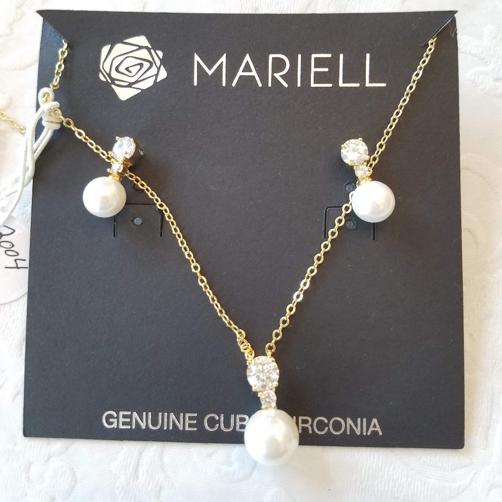 Gold, Pearl and Cubic Zirconia jewelry set